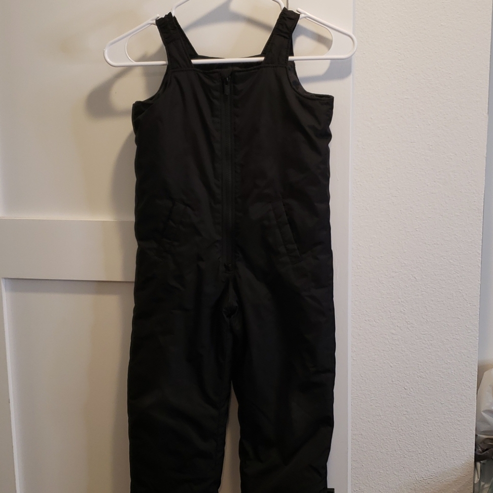 Size 4 black snow bib!